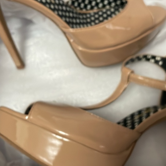 High hells - Picture 2 of 3